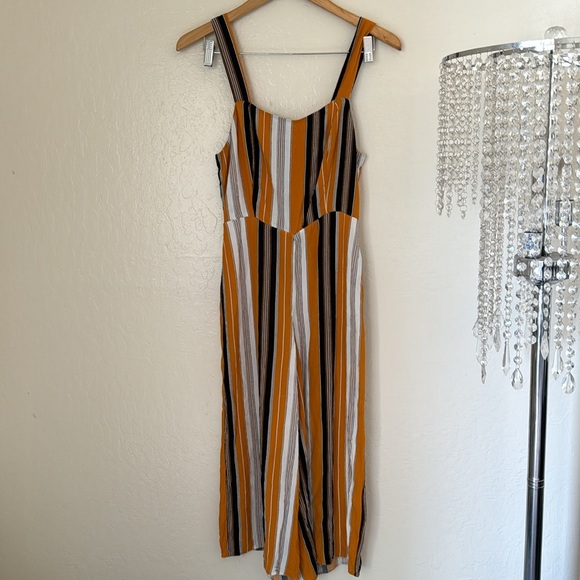 Contemporary Yellow Striped Wide Leg Cropped Jumpsuit Petite Size 6 - Picture 5 of 6